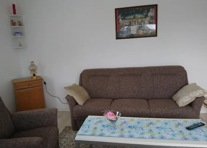 Gaestehaus „barbara” Mit Garage In 26919 *