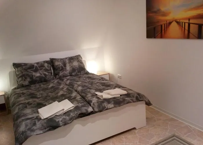 Gaestehaus „barbara” Mit Garage In 26919 Nyaraló *